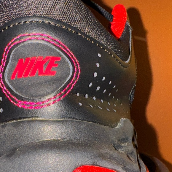 Nike Black and Pink Sneakers - Picture 10 of 10